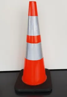 Pachołek drogowy 75cm U-23b | gumowy, 3,2 kg, odblaskowy